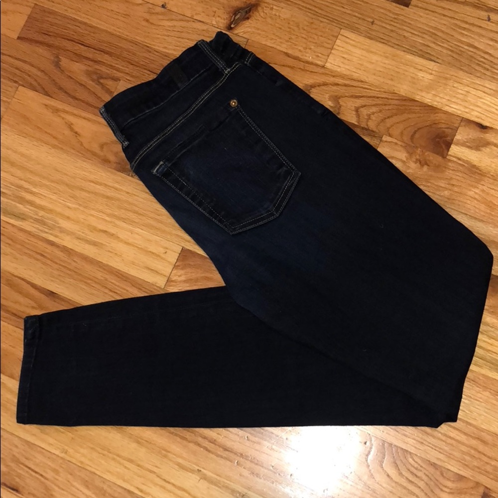 7 for all Mankind dark wash skinny jeans. Size 30